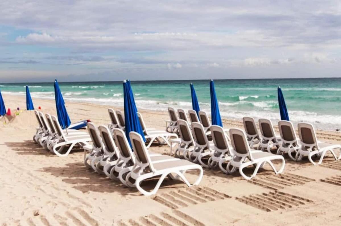 Beachfront Resort Pool Ocean View Balcony Miami Beach Exterior foto