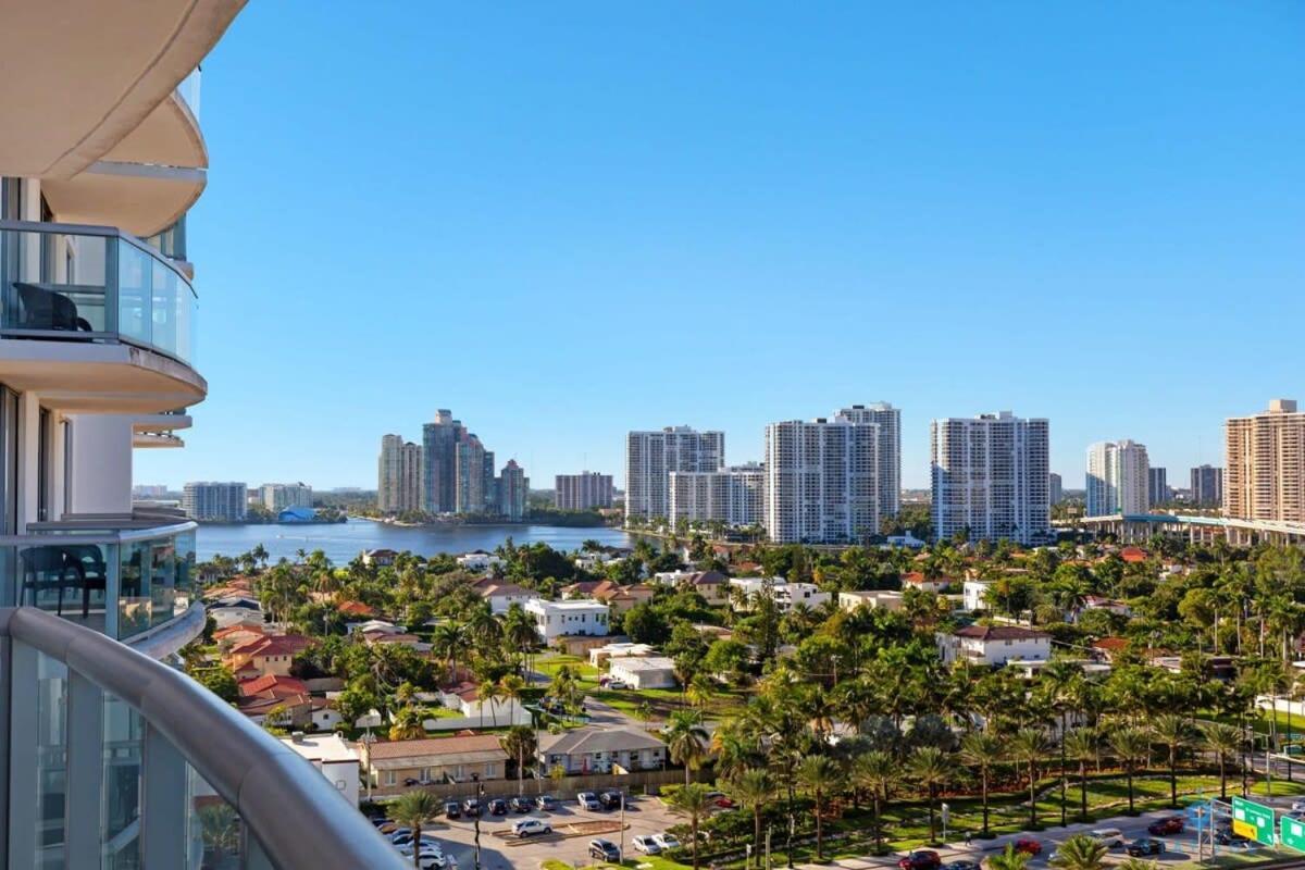 Beachfront Resort Pool Ocean View Balcony Miami Beach Exterior foto