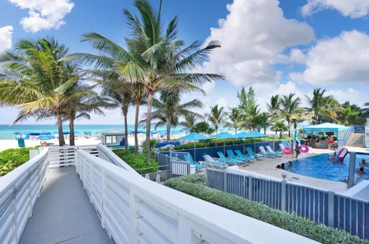 Beachfront Resort Pool Ocean View Balcony Miami Beach Exterior foto